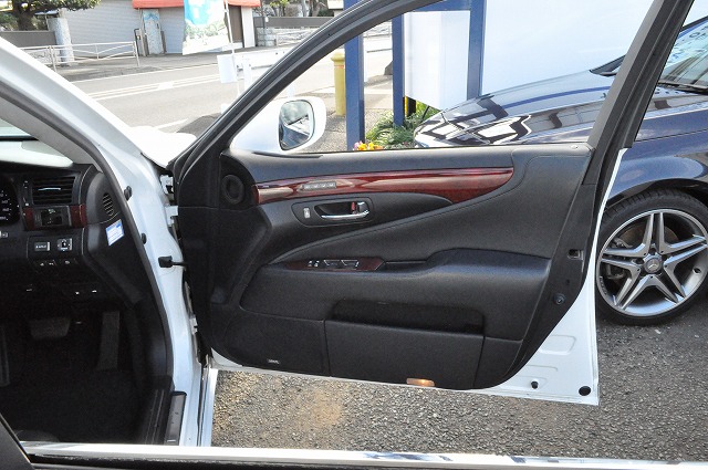 レクサス　LS460　パール