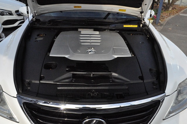 レクサス　LS460　パール