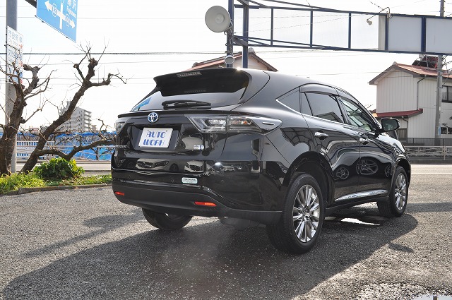 トヨタﾊﾘｱｰHV ｴﾚｶﾞﾝｽ　4WD　黒