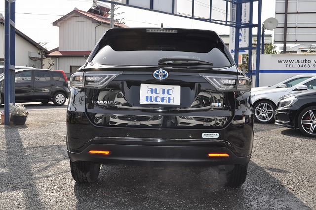 トヨタﾊﾘｱｰHV ｴﾚｶﾞﾝｽ　4WD　黒
