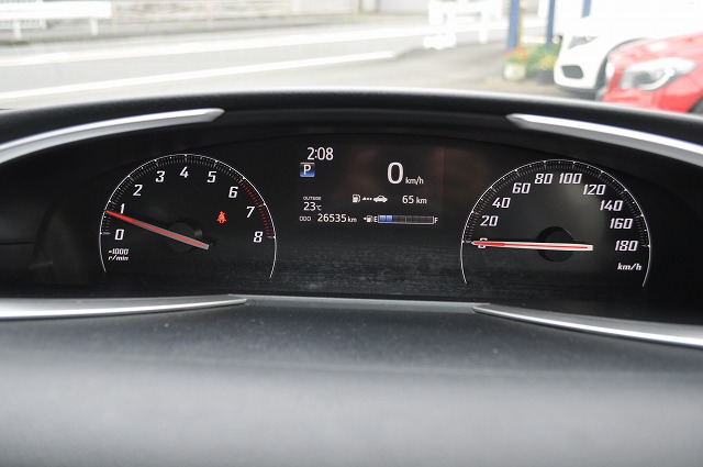 トヨタ　シエンタ　Ｇ　７人乗り　赤