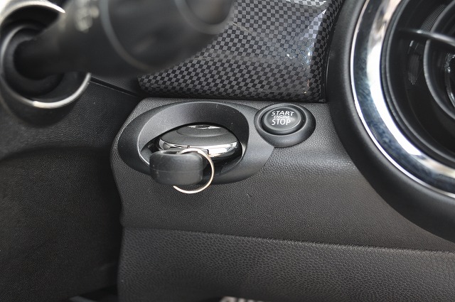 BMWミニ クーパーS 白ツートン