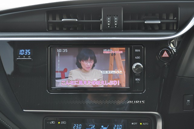 トヨタオーリスHV　ハイブリット黒