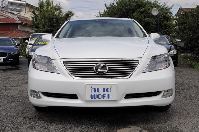 　レクサス　ＬＳ６００ｈ　４ＷＤ　ハイブリッド　　