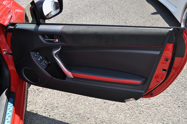 　トヨタ　８６　ＧＴ　リミテッド　６速ＭＴ　