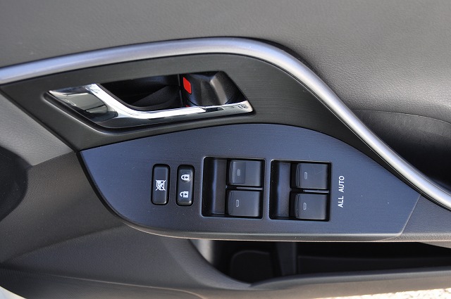 トヨタ　マークＸジオ　240Ｇ　パール　