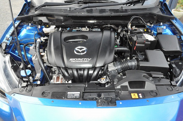 マツダ　デミオ　1.3C　青