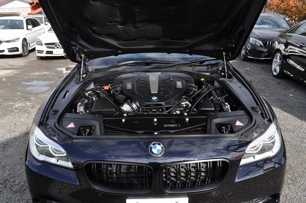 BMW 550I-Mスポーツ ２０インチアルミ　紺　禁煙車